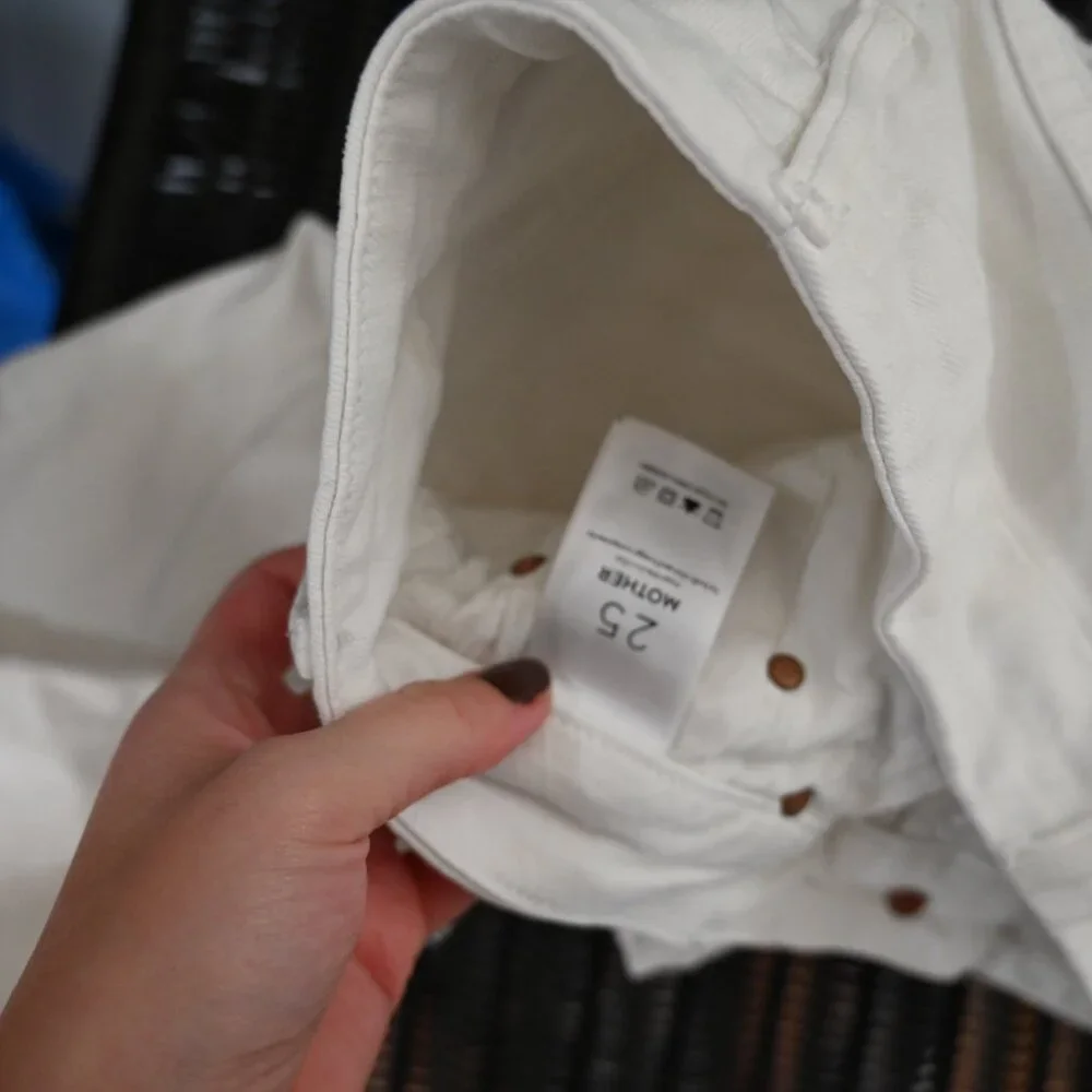 MOTHER Size 25 High Waisted Looker Ankle Fray in Fairest of Them All - Picture 11 of 13